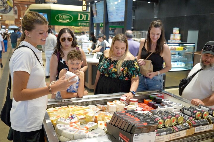 CN Tower Tickets: Your Guide to Toronto’s Sky-High Adventure