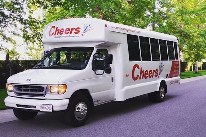 Upper End Wine Tours Kelowna: Luxury Sips in the Okanagan Valley