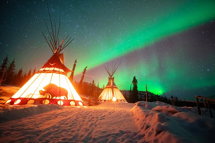 Northern Lights Magic: Your Ultimate Aurora Borealis Tour Guide