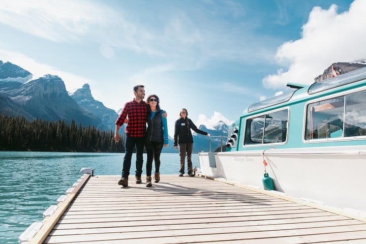 Jasper Maligne Lake Cruise: Your Ultimate Mountain Adventure Guide